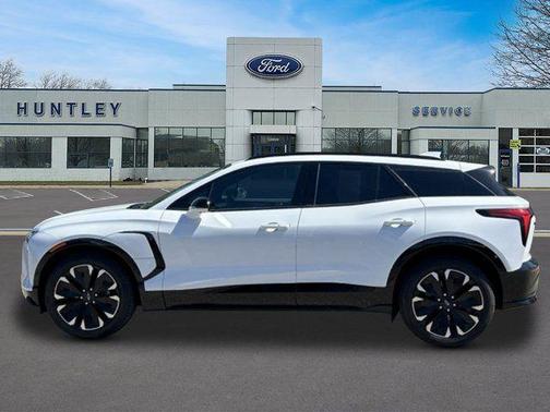 Summit White 2024 Chevrolet Blazer EV eAWD RS