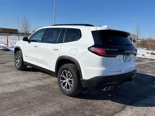 2025 GMC Acadia AWD AT4