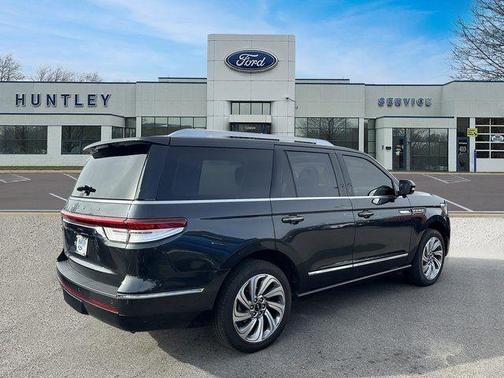 2023 Lincoln Navigator Reserve