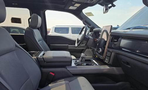 2023 Ford F-150 Lightning LARIAT