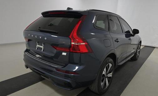 2024 Volvo XC60 Recharge Plug-In Hybrid T8 Core Dark Theme