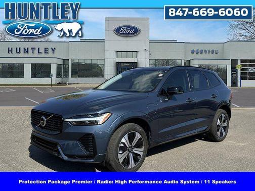 2024 Volvo XC60 Recharge Plug-In Hybrid T8 Core Dark Theme