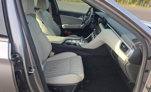 2023 Genesis G70 2.0T AWD