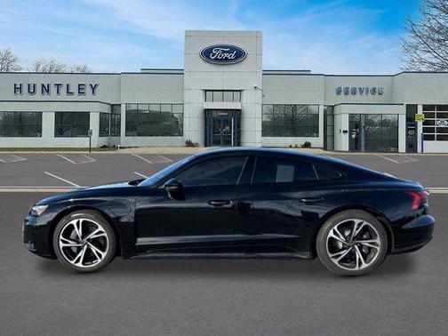 Black Metallic 2022 Audi e-tron GT Premium Plus