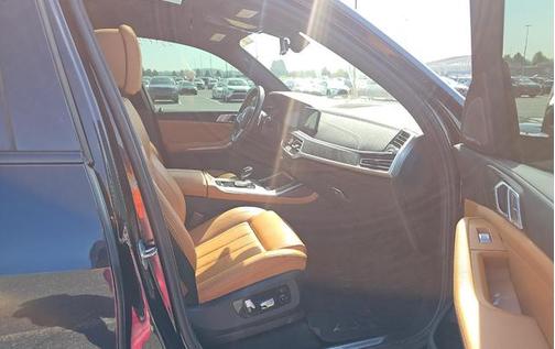 Black 2022 BMW X7 xDrive40i