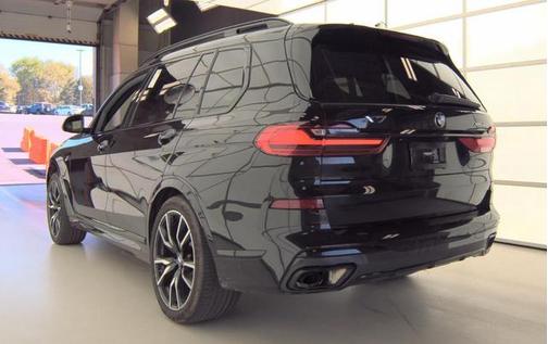 Black 2022 BMW X7 xDrive40i