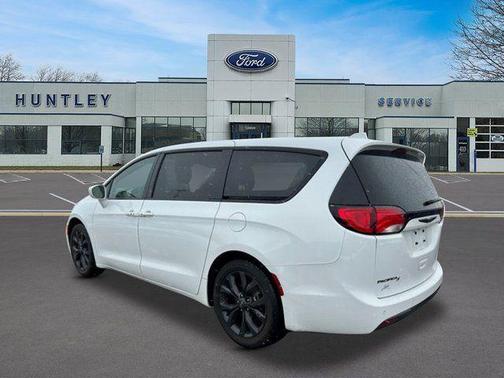 2020 Chrysler Pacifica Touring