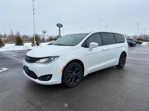 2020 Chrysler Pacifica Touring