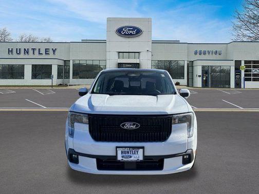 Oxford White 2025 Ford Maverick Lobo