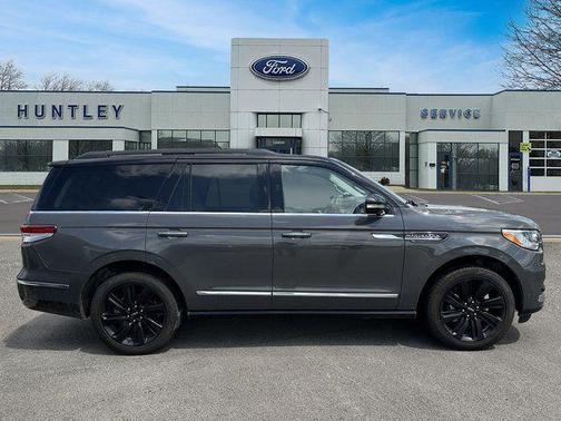 2022 Lincoln Navigator Black Label