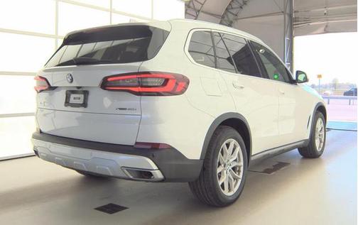 Mineral White Metallic 2021 BMW X5 xDrive40i