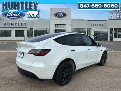 2022 Tesla Model Y Long Range Dual Motor All-Wheel Drive