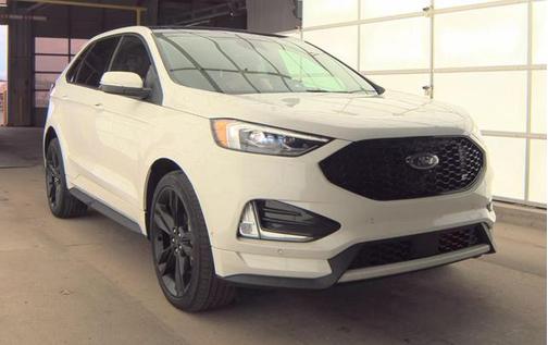 White Metallic 2022 Ford Edge ST