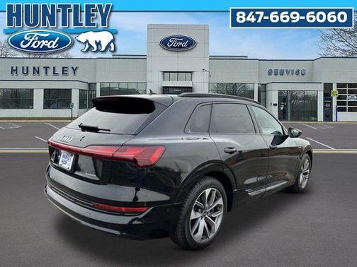 2021 Audi e-tron Premium Plus