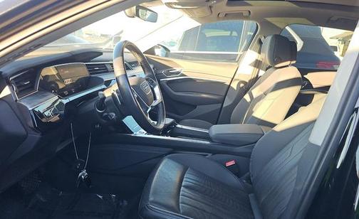 2021 Audi e-tron Premium Plus