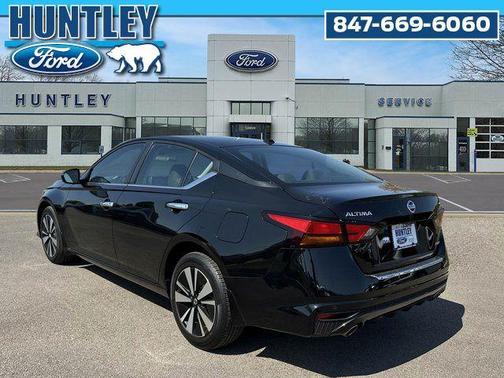 Super Black 2022 Nissan Altima 2.5 SV