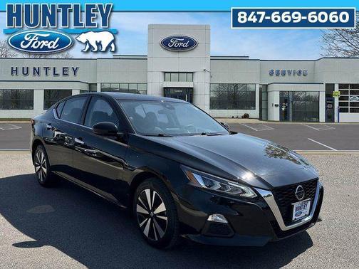 Super Black 2022 Nissan Altima 2.5 SV