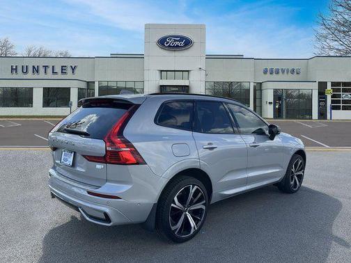 2022 Volvo XC60 Recharge Plug-In Hybrid T8 R-Design
