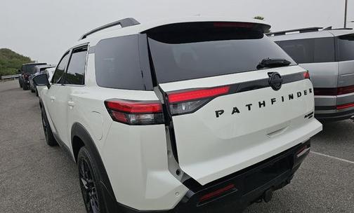 2023 Nissan Pathfinder Platinum 4WD
