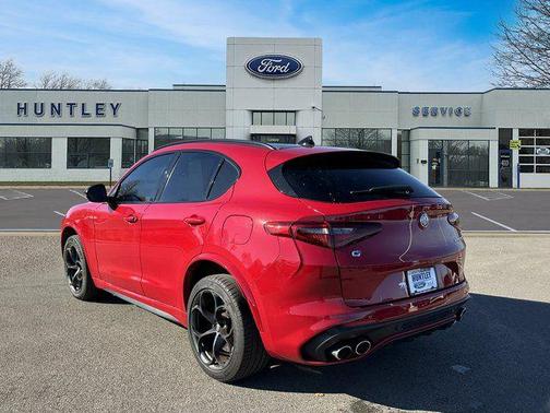 2022 Alfa Romeo Stelvio Quadrifoglio