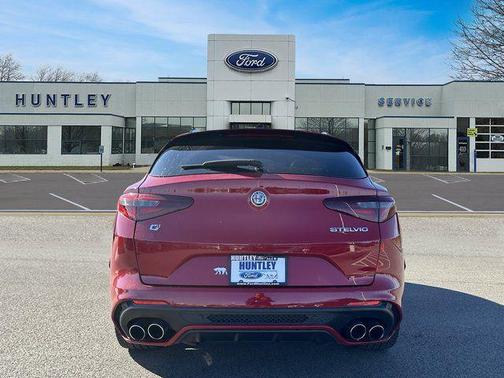 2022 Alfa Romeo Stelvio Quadrifoglio