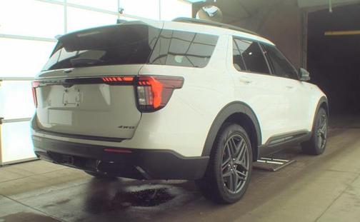 White Metallic 2025 Ford Explorer ST-Line