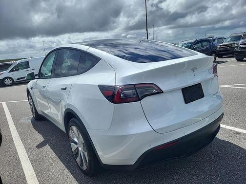 2022 Tesla Model Y Long Range Dual Motor All-Wheel Drive