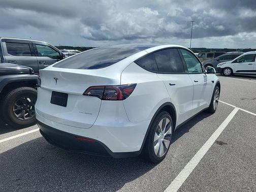 2022 Tesla Model Y Long Range Dual Motor All-Wheel Drive