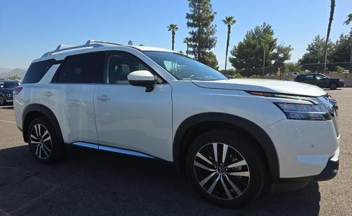 2023 Nissan Pathfinder Platinum 4WD