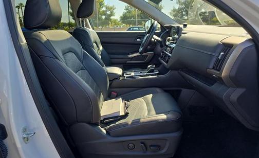 2023 Nissan Pathfinder Platinum 4WD