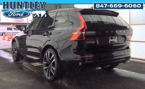 2024 Volvo XC60 Recharge Plug-In Hybrid T8 Ultimate Dark Theme