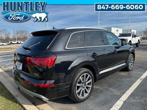 Orca Black Metallic 2017 Audi Q7 3.0T Premium