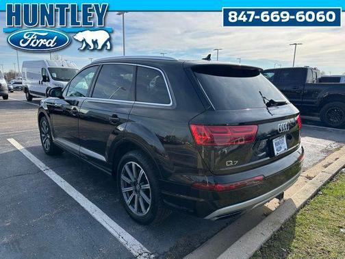 Orca Black Metallic 2017 Audi Q7 3.0T Premium