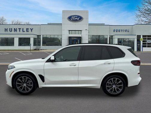 Alpine White 2025 BMW X5 xDrive40i