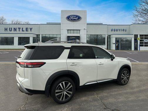 2023 Nissan Pathfinder Platinum 4WD
