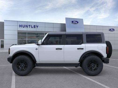 Oxford White 2026 Ford Bronco Outer Banks