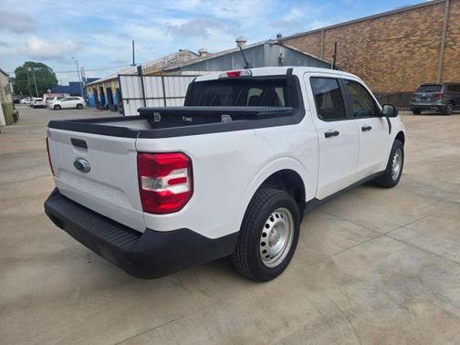 White 2022 Ford Maverick XL