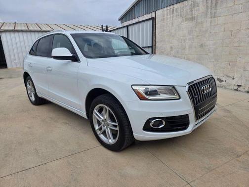 Glacier White Metallic 2016 Audi Q5 2.0T Premium Plus