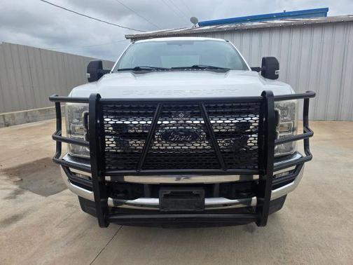White 2017 Ford F-250 XLT