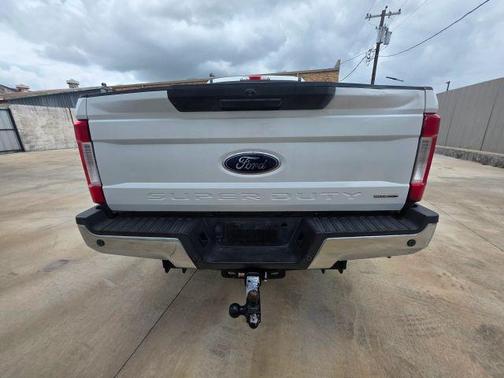 White 2017 Ford F-250 XLT