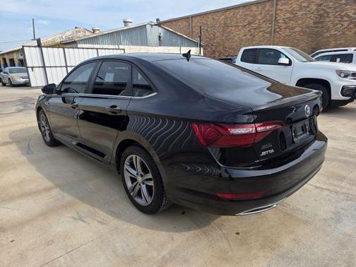 Deep Black Pearl Effect 2021 Volkswagen Jetta 1.4T R-Line