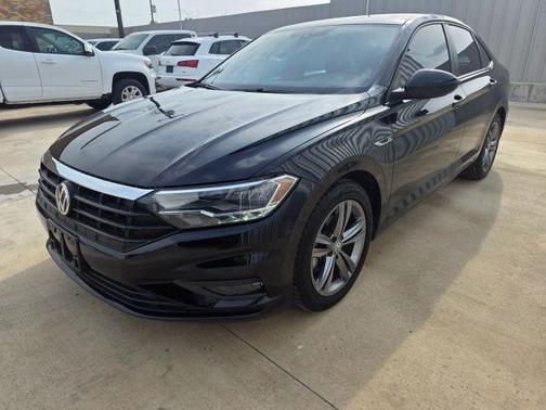 Deep Black Pearl Effect 2021 Volkswagen Jetta 1.4T R-Line