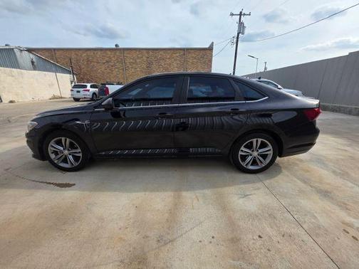 Deep Black Pearl Effect 2021 Volkswagen Jetta 1.4T R-Line