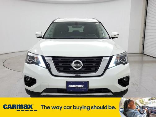 2017 Nissan Pathfinder SV