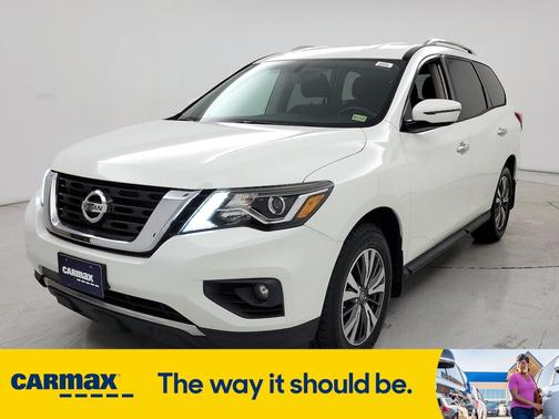 2017 Nissan Pathfinder SV