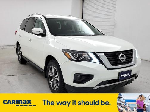 2017 Nissan Pathfinder SV