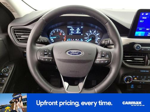 Black 2022 Ford Escape SE