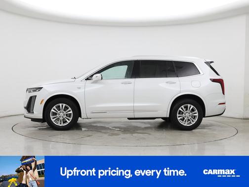 White 2024 Cadillac XT6 Luxury