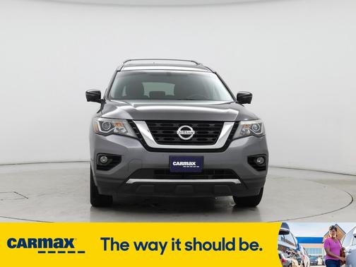 2017 Nissan Pathfinder Platinum