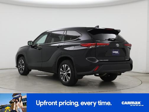 Black 2022 Toyota Highlander XLE